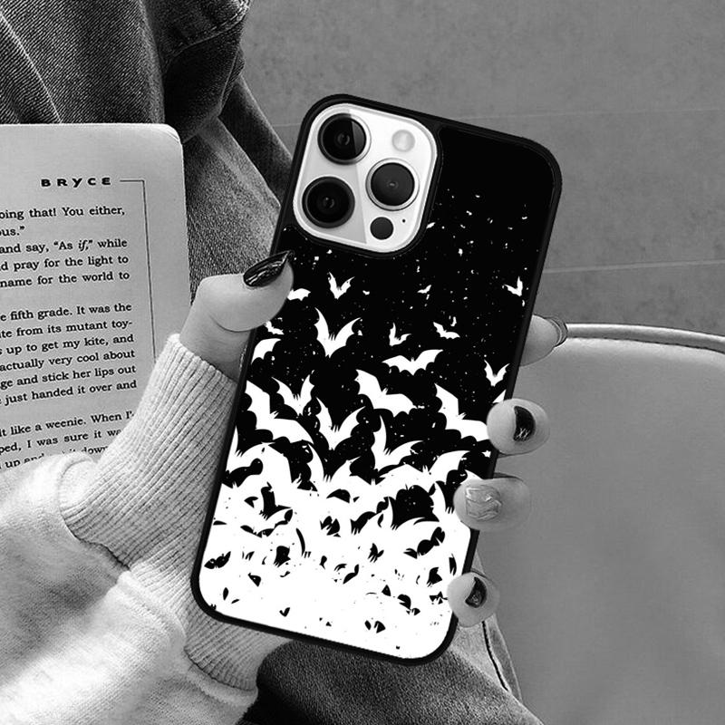 Vampire Bats Full Moon Phone Case for iPhone 17 Air 16 16e 15 Plus for Apple 13 11 12 14 Pro Max Cover coque Shell