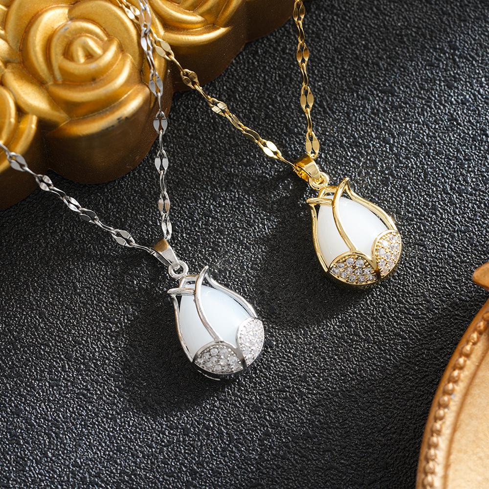 Elegant 2026 Mori Style Flower Pendant Necklace with White Agate