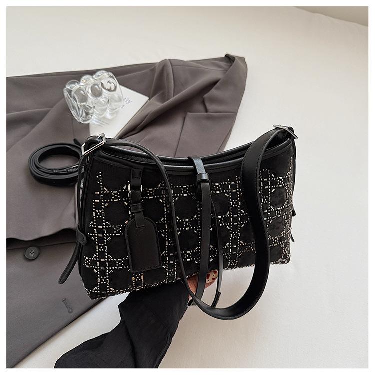 

2025 summer new trend bag single bag messenger bag fashion rivet casual simple foreign style texture bag women чёрный