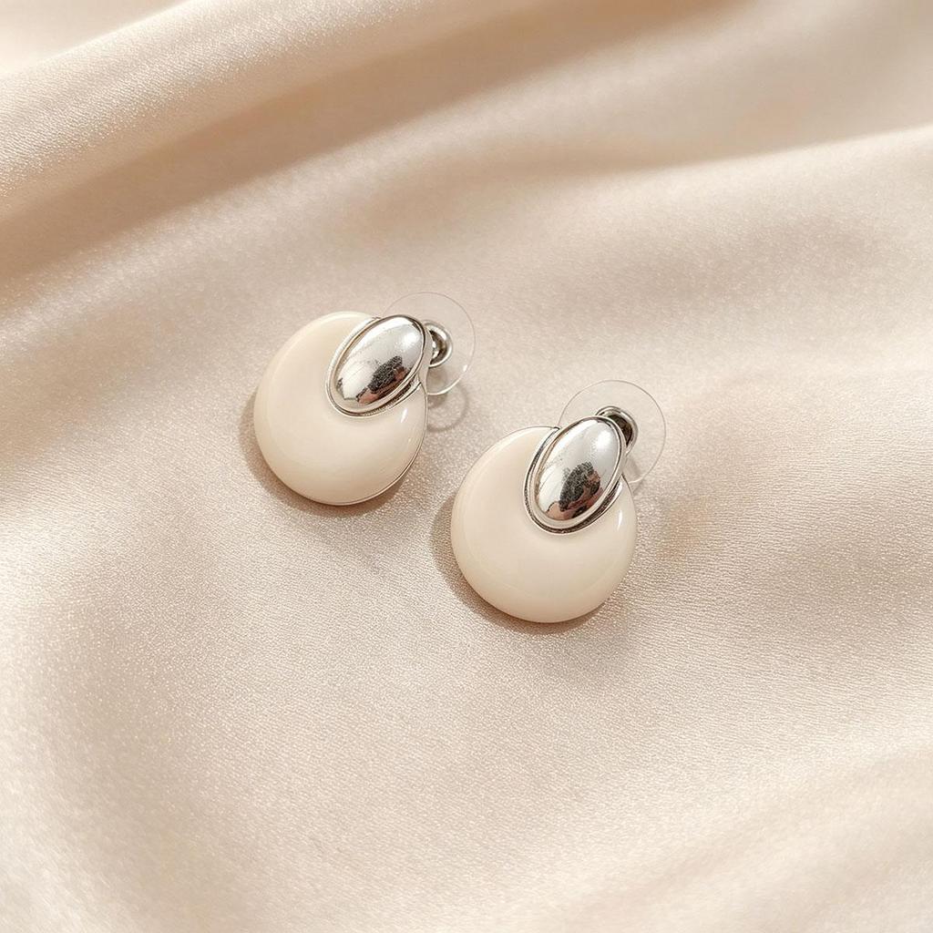 French Vintage White Glaze Earrings for Women, Simple Elegant Niche Design Everyday Earrings Commuting Versatile Ear Accessories