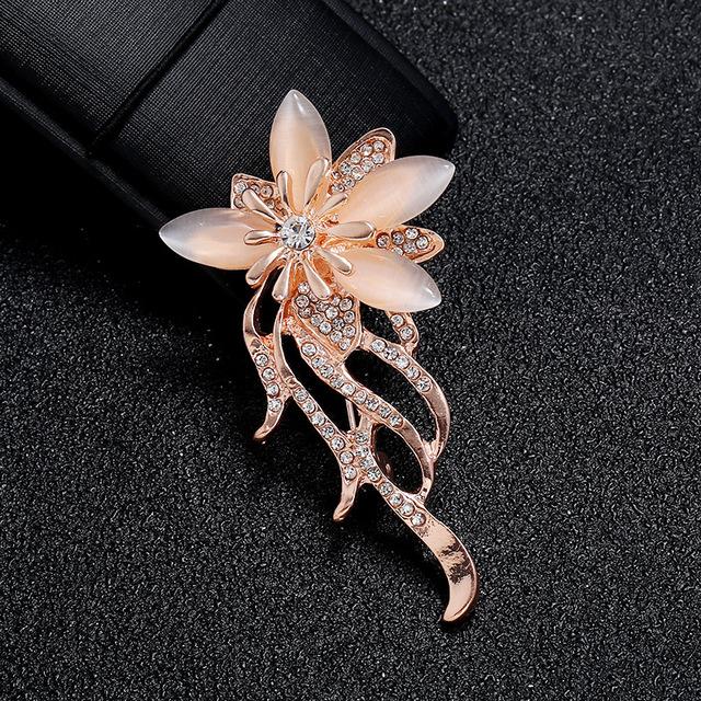 Luxury Opal Flower Corsage Brooch Women Party Wedding Dress Silk Scarf Corsage Brooches Accessories
