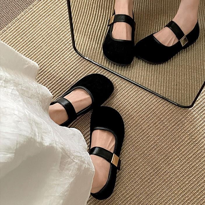 Temperament commuter French flat bottom shallow mouth single shoes women's summer 2025 new with skirt versatile soft sole Mary Jane shoes