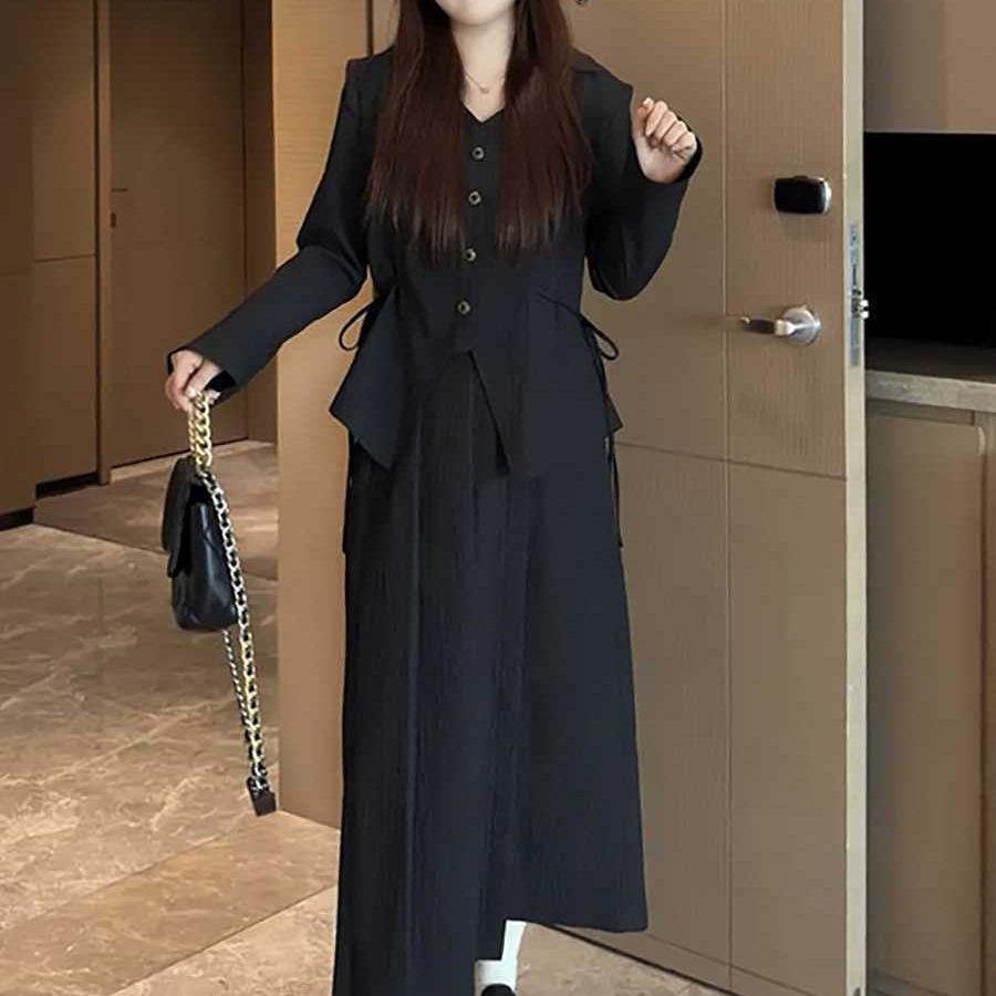 

2025 Fall Plus Size Korean V-Neck Waist-Tie Long-Sleeve Shirt & Skirt Set For 80-90 kg