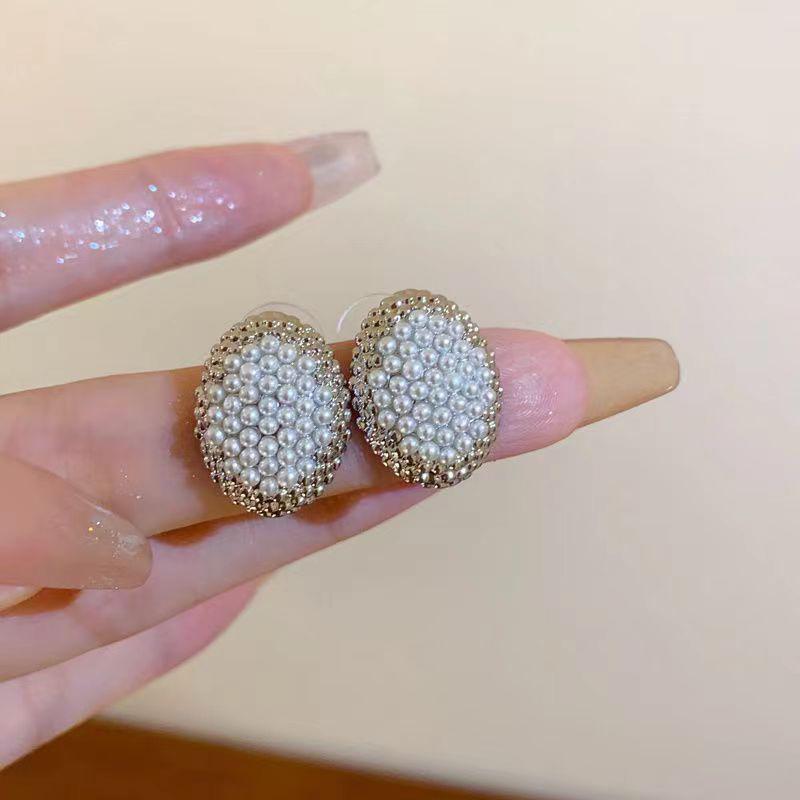 Unique Personality Oval Shape Stud Earrings Vintage Style Metal Shiny Zircon Earrings for Women Luxury Brand New In Party Zircon