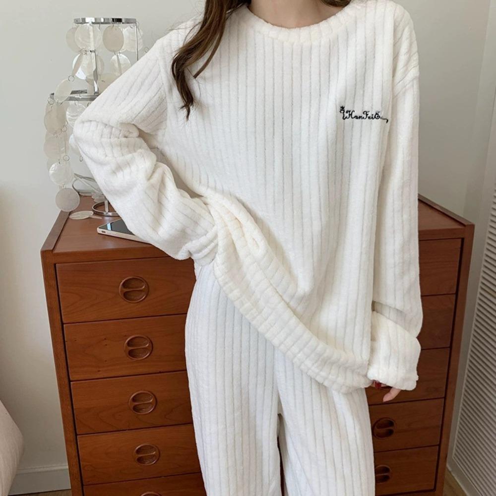 **Kadın Flanel Pijama Takımı Yuvarlak Yaka Jakarlı Uzun Peluş Kalın Sıcak Ev Giyimi**