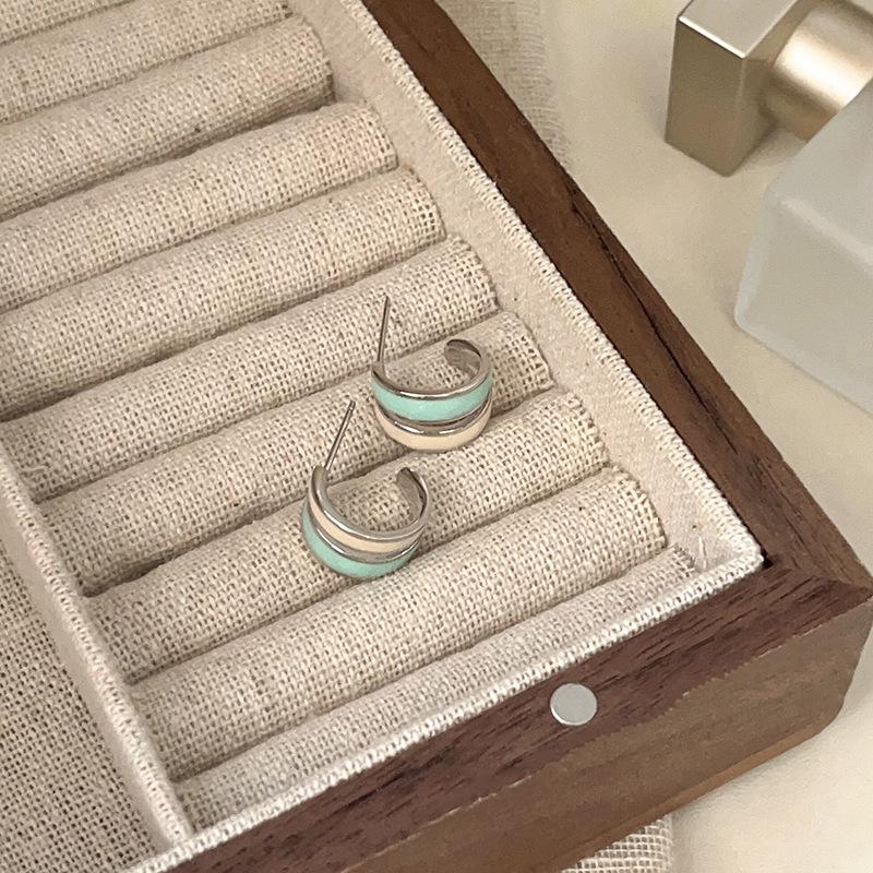 Yinruitai S925 Sterling Silver Double-Layer Hoop Earrings - Light Luxury, Versatile Design, Exquisite Women's Style.