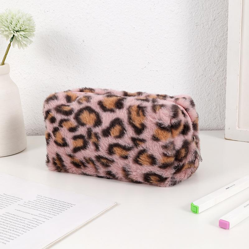 Astuccio Nero in Pelle e Borsa per Trucco da Donna: Grande Capacità, Custodia da Viaggio Portatile con Squisito Design a Macchie di Leopardo.