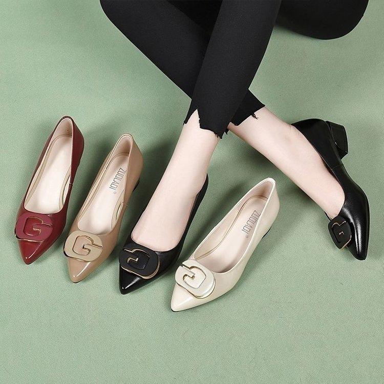 Low-heeled Single Shoes Women's Autumn 2025 New Pointed G Buckle Soft Sole Soft Surface Shallow Mouth Fashion Mother Shoes Doudou Shoes