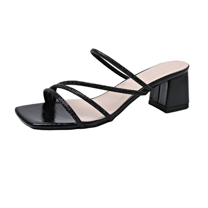 

2025 new rhinestone thin strap open-toed cool slippers can be worn outside in summer, fashionable large-size thick medium-heeled slippers 42 чёрный