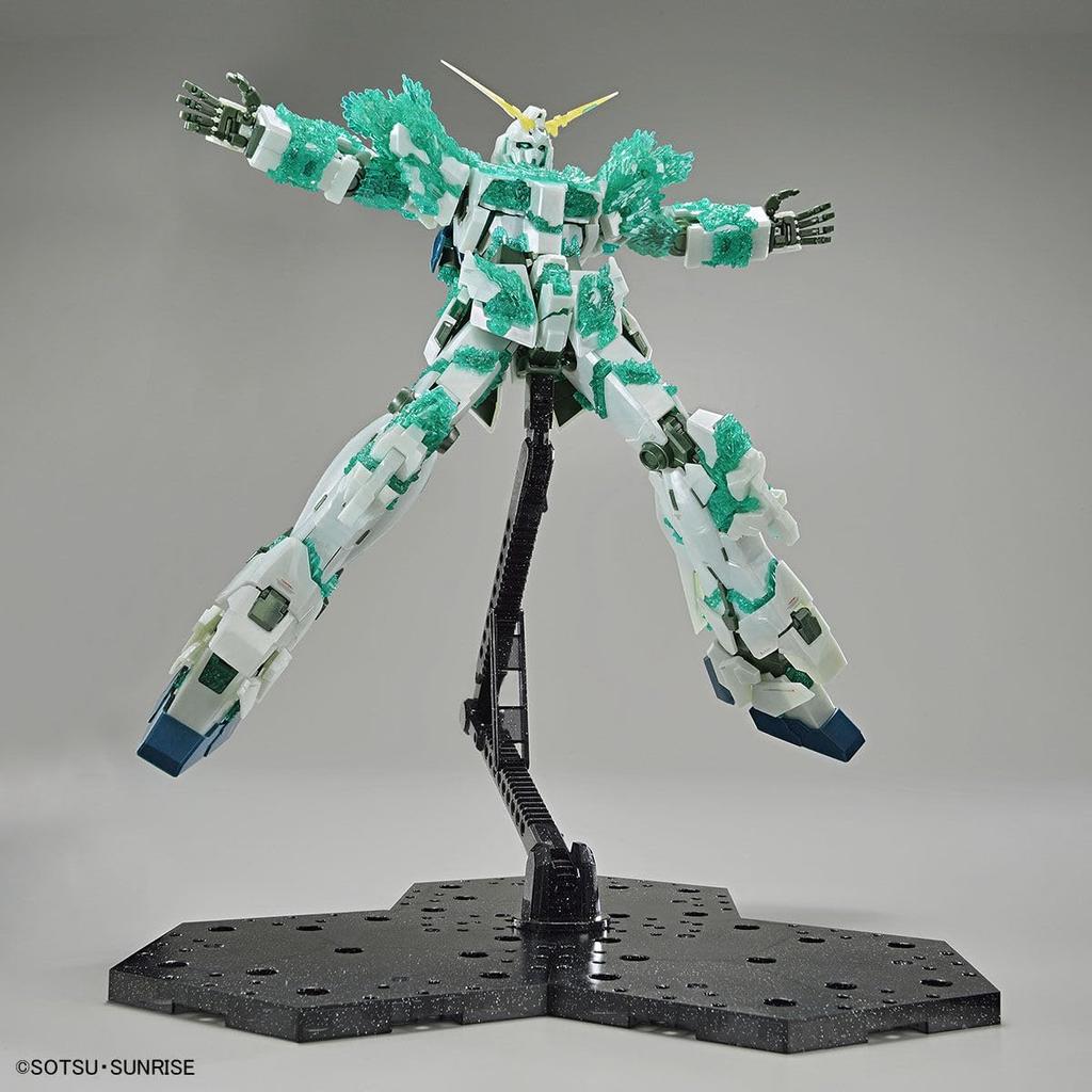 Base Limited Unicorn of Mobile Suit Unicorn Plastic Model [MG] 1/100 (Crystal Light) [Unicorn]