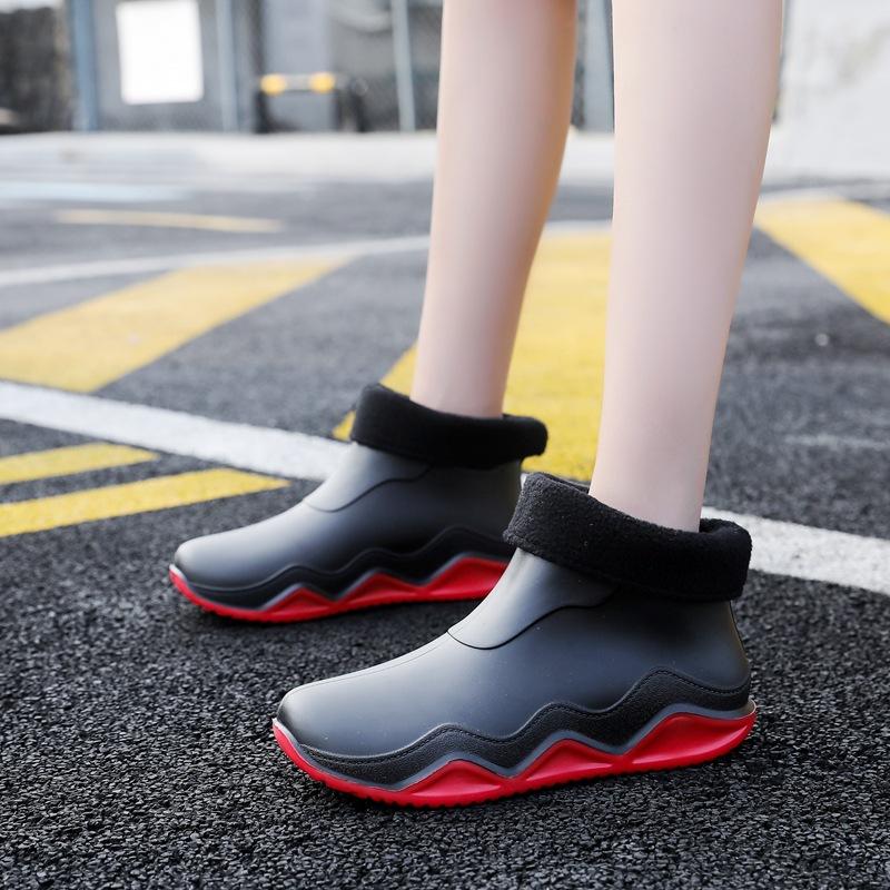 

New platform rain shoes men s rubber shoes couple women s outdoor waterproof shoes lightweight overshoes low boots 44