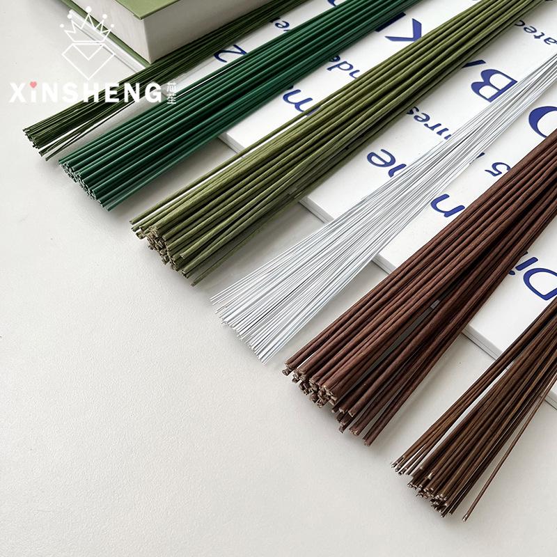 Handgefertigter Eisen-Draht-Blumenstiel für DIY Seidennetz-Blumensträuße
