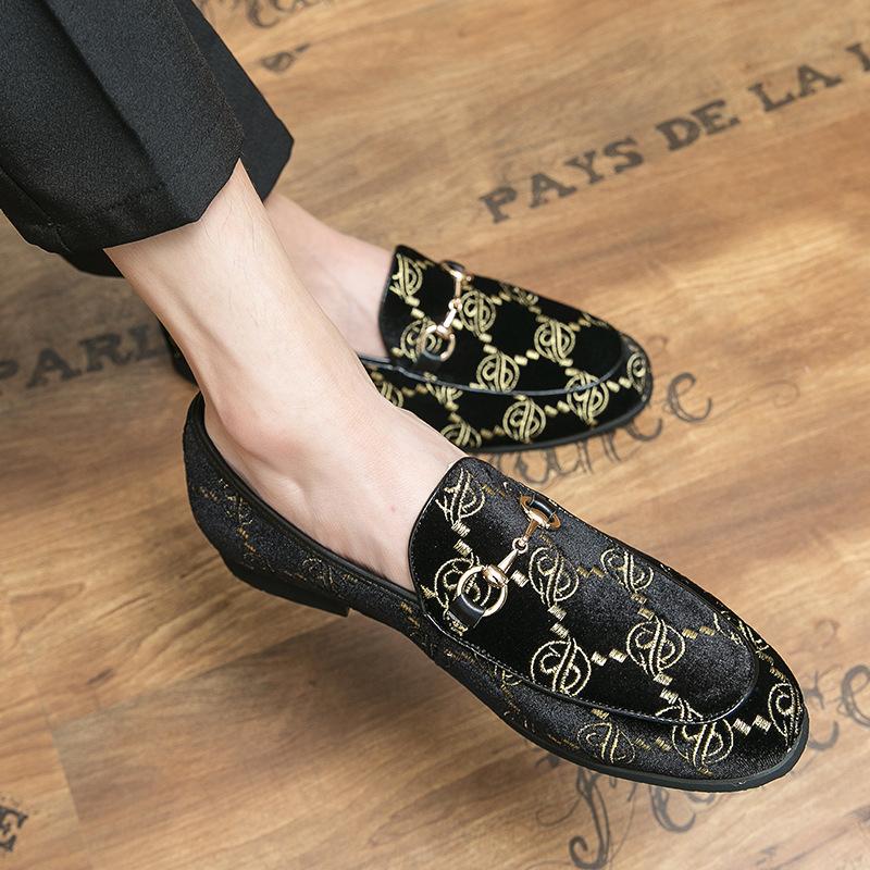 Independent Station European and American Fashion Embroidered Loafers Men's British Style Large Size Solid Color Horse Tip Buckle Leather Shoes