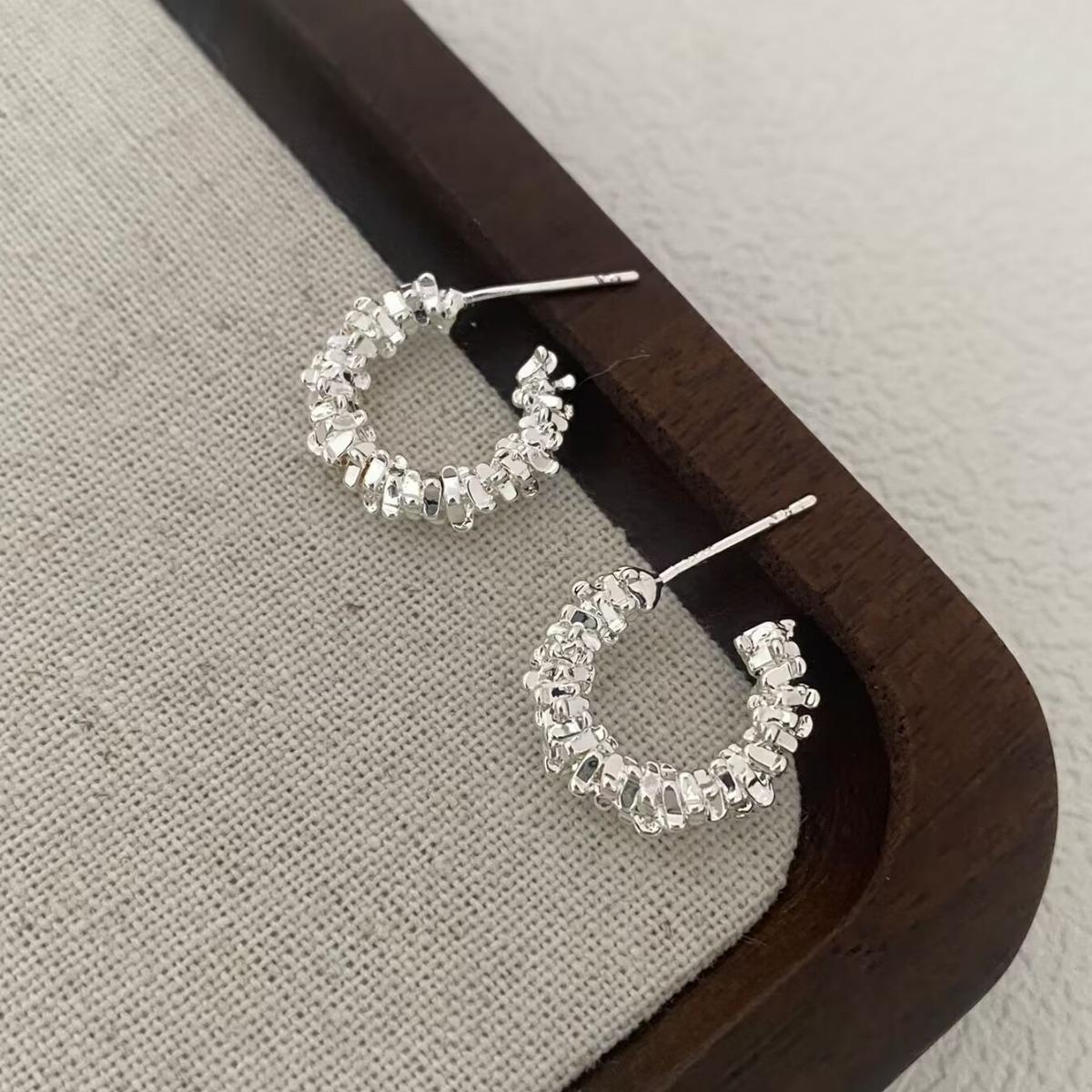 Elegant French C-Shaped Silver Earrings for Women, Niche Design, Cool Style, S925 Silver Studs, Retro Accessory