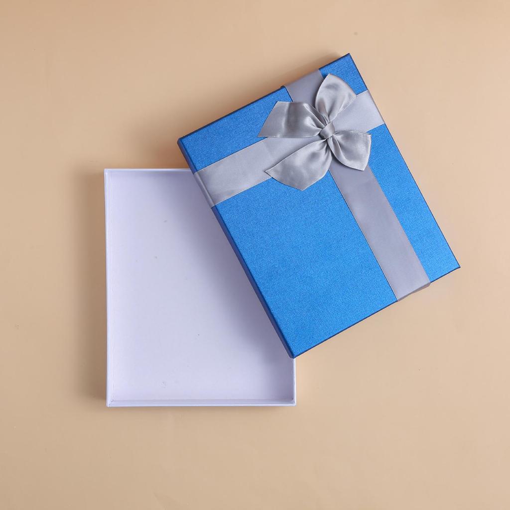 Creative Bowknot Gift Box for Cosmetics & Jewelry - Top-and-Bottom Lid Design