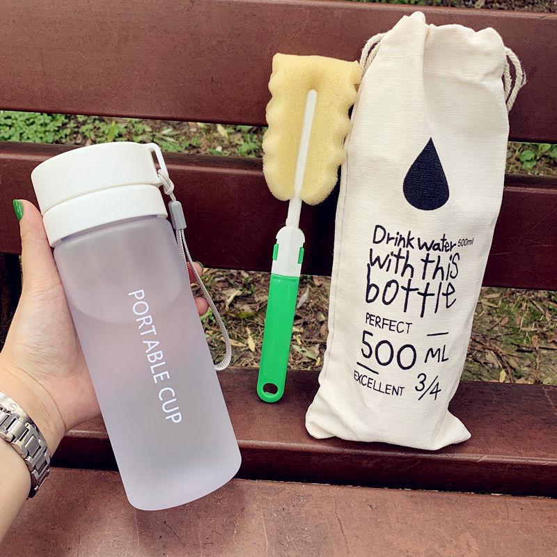 "Durable, High-temperature-resistant Sports Water Cup, Portable and Unisex Design with Large Capacity for Students."