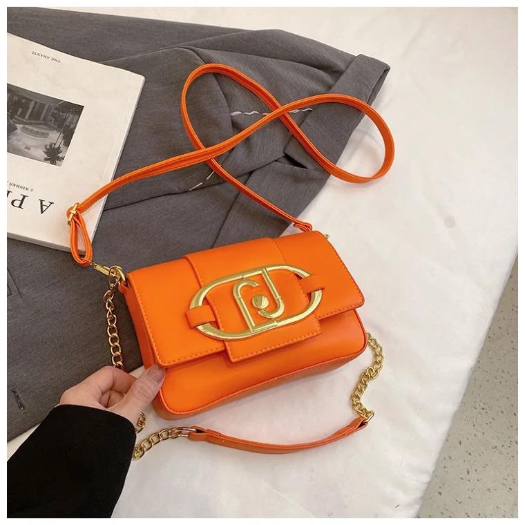 Women's Designer Bags Leather Metal Buckle Fin Wing Plaza Shoulder Bags Fashion Ladies Casual Messenger Bags