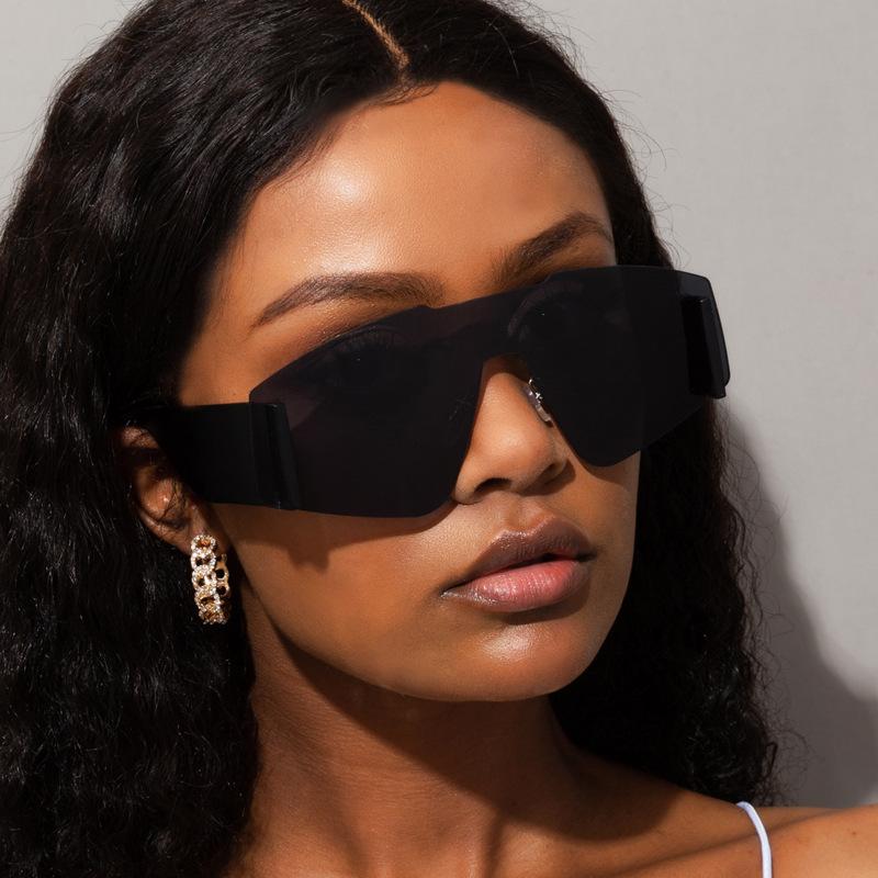 New One-Piece Big Frame Sunglasses Fashion Women Oversized UV400 Driving Goggles Frameless Catwalk
