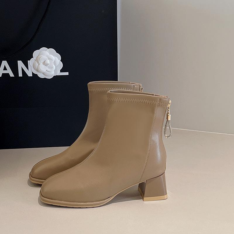 Short boots women's autumn and winter new white high-heeled women's shoes Martin boots small autumn and winter thin boots thick heel