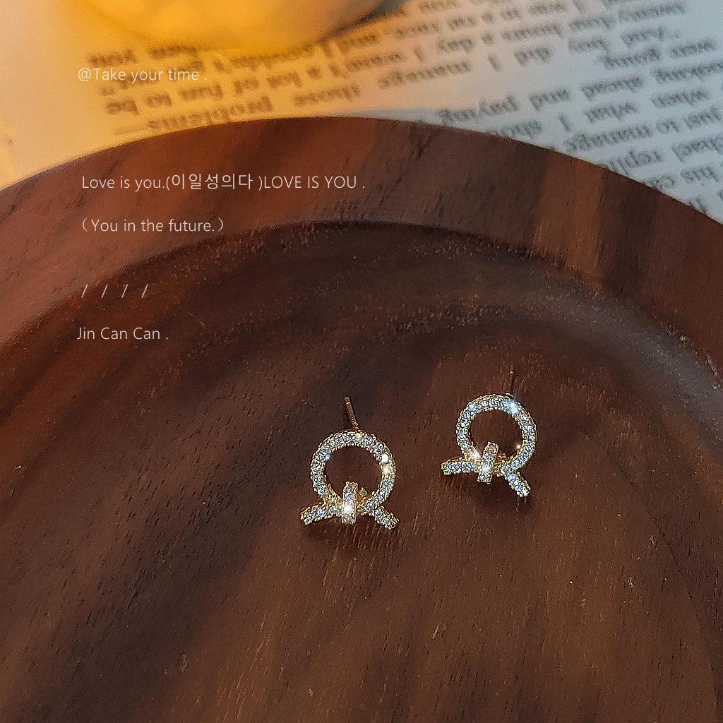 Micro-inlaid zircon~ needle-plated mini simple stud earrings, Japan and Korea, knotted geometric small earrings, earrings.