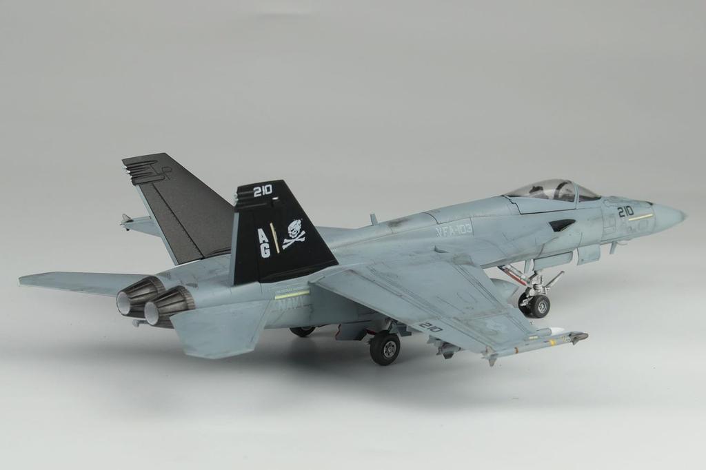 Platz American Fighter Super Hornet Jolly Rogers Plastic Model 1/72 Carrier-Based F/A-18E VFA-103 AE-43 (Airplane)