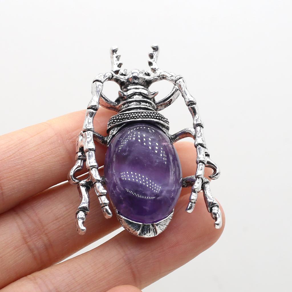 1 stk, Naturlig stein Skjell Bille Anheng Brosje, Aura Healing Krystall Kvarts Jade Edelstener Charms Brosjenål for Smykkefremstilling DIY Halloween Håndverk Gaver