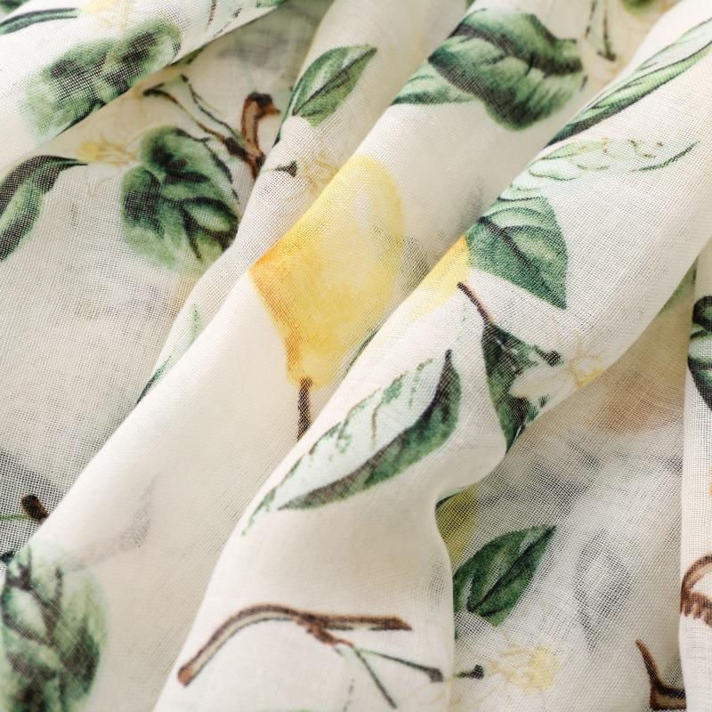Lemon Tree Damen Eleganter Schal mit Zitronenbaum-Print und Quasten - Weiches Atmungsaktives Polyester-Tuch für, Strandurlaube & Freizeitaktivitäten, Leicht