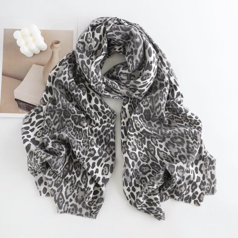 New Leopard Print Women's Scarf High End Soft and Warm  Imitation Cashmere Printed Tassel Scarf Dual Use Shawl