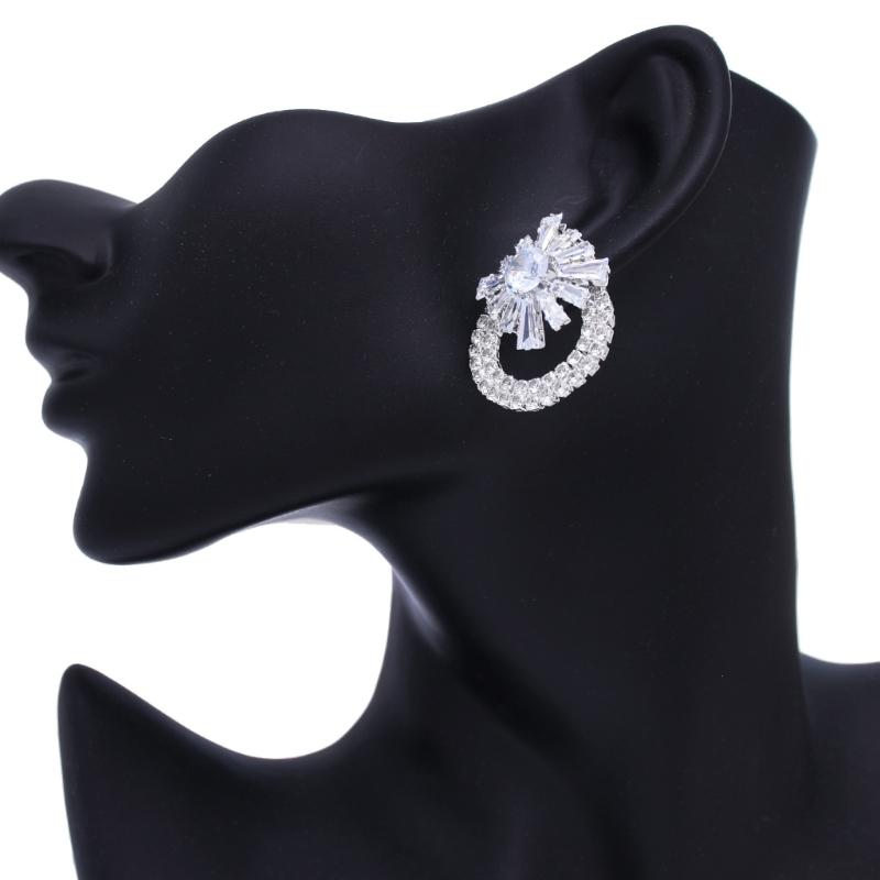 Elegant Dazzling Rhinestones Stud Earrings And Pendant Necklace Set Lightweight Alloy Jewelry For Party Or Daily Wear