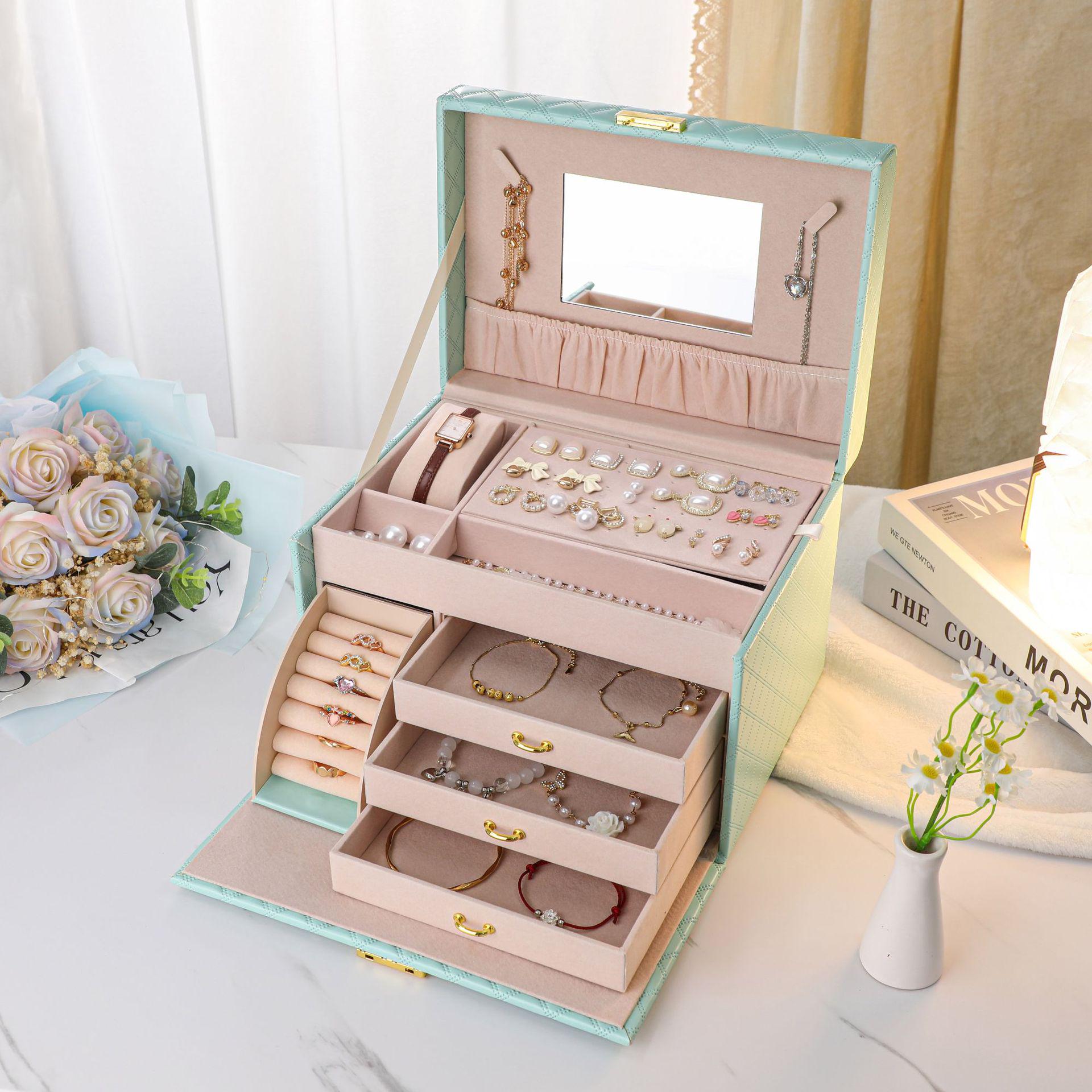 

Элегантная шкатулка для хранения ювелирных изделий: Портативный с большой вместимостью для серег, помад, ожерелий и колец.