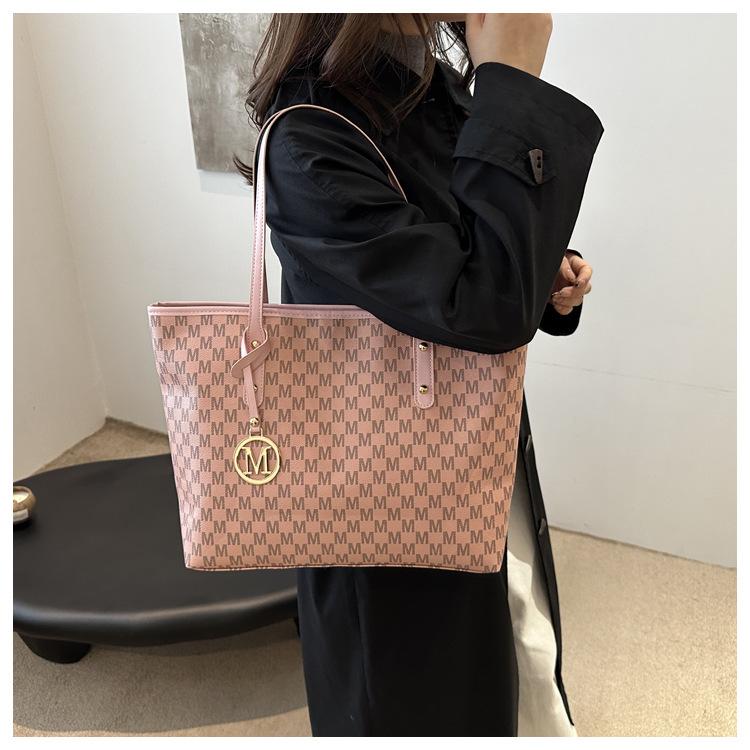 New Large Capacity Commuter Tote Bag Faux Leather Shoulder Handbag for Women Students CLE