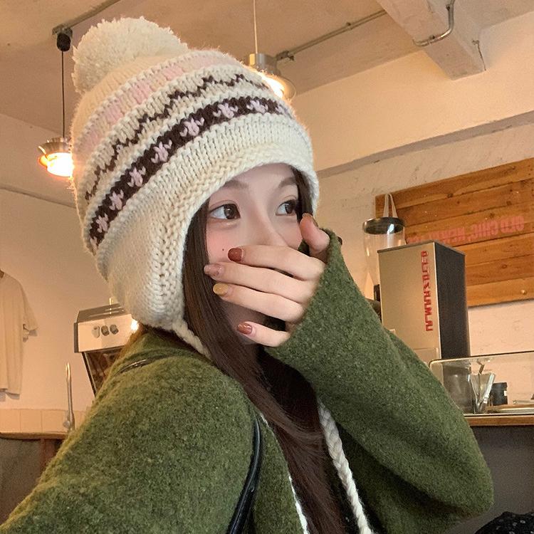 Autumn and Winter Hat Women's Fashion Knitted Wool Hat Hairball Ear Protection Warm Hat