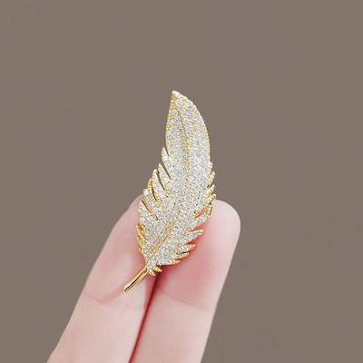 Temperament Full Diamond Feather Brooch High Sense Niche Suit Brooch Light Luxury Pin Collar Pin Anti-Light Fixed Accessories