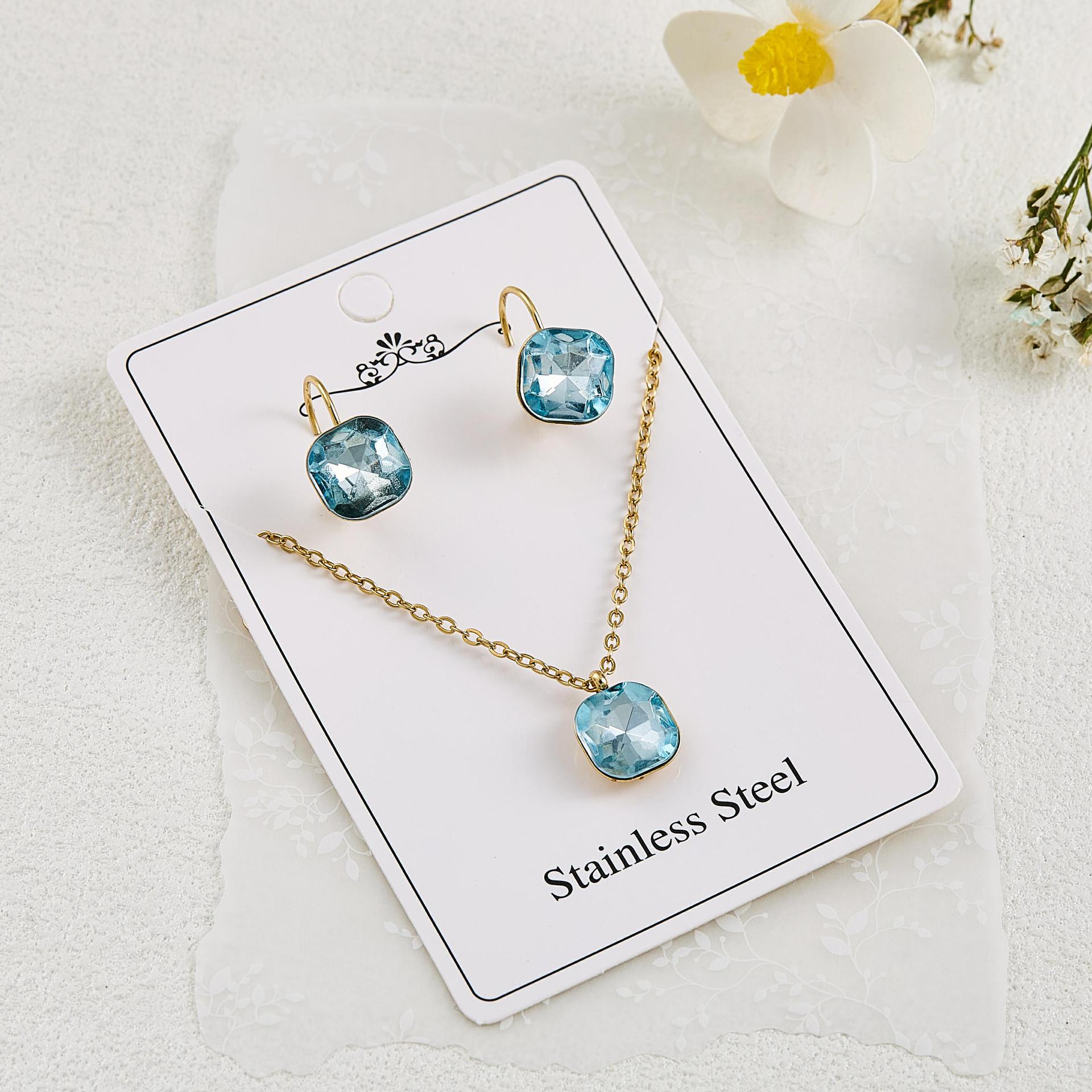 

Niche Pendant Collarbone Chain Necklace with Simple Design - Daily Color Set
