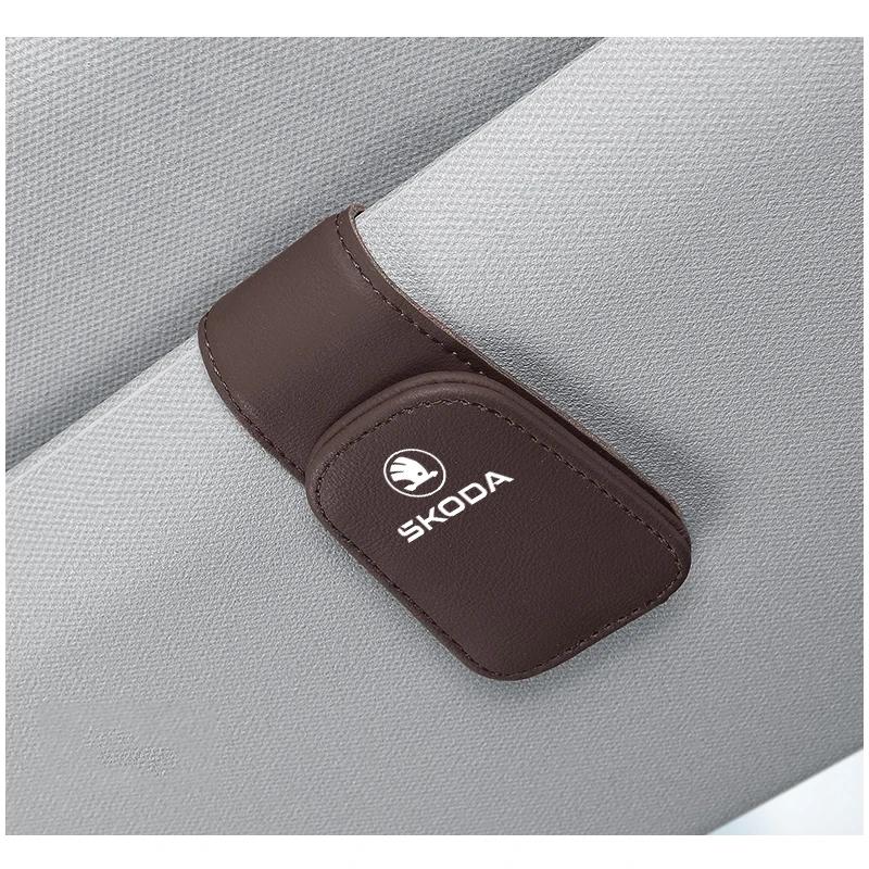 FMO3 Car Logo Sun Visor Glasses Clip Ticket Card Storage Clamp For Skoda Yeti Vrs Kodiaq Kamiq Karoq Octavia Fabia Superb Enyaq Rapid