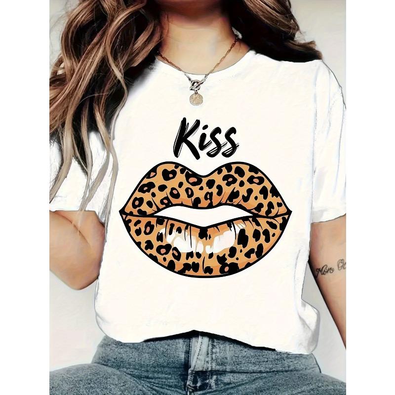 

European Size Women s Retro White T-Shirt with KISS Lip Print&Leopard Lips Short Sleeve Crew Neck Casual Top, Iconic Red Lips & Black Kiss Mark Design 4XL білий