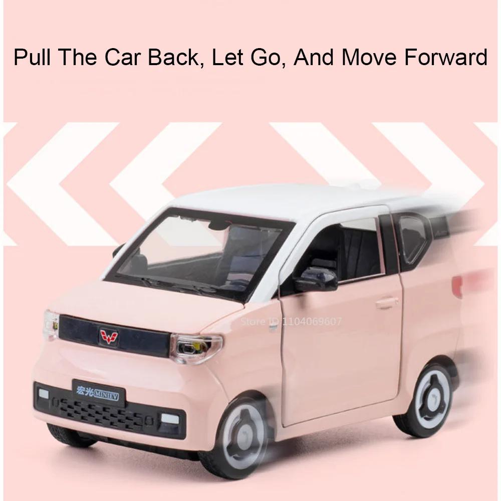 1:24 Car Toy WuLing HongGuang Mini EV Models Alloy Diecast Sound Light Pull Back Door Opened Rubber Tires Ornament Vehicle Gifts