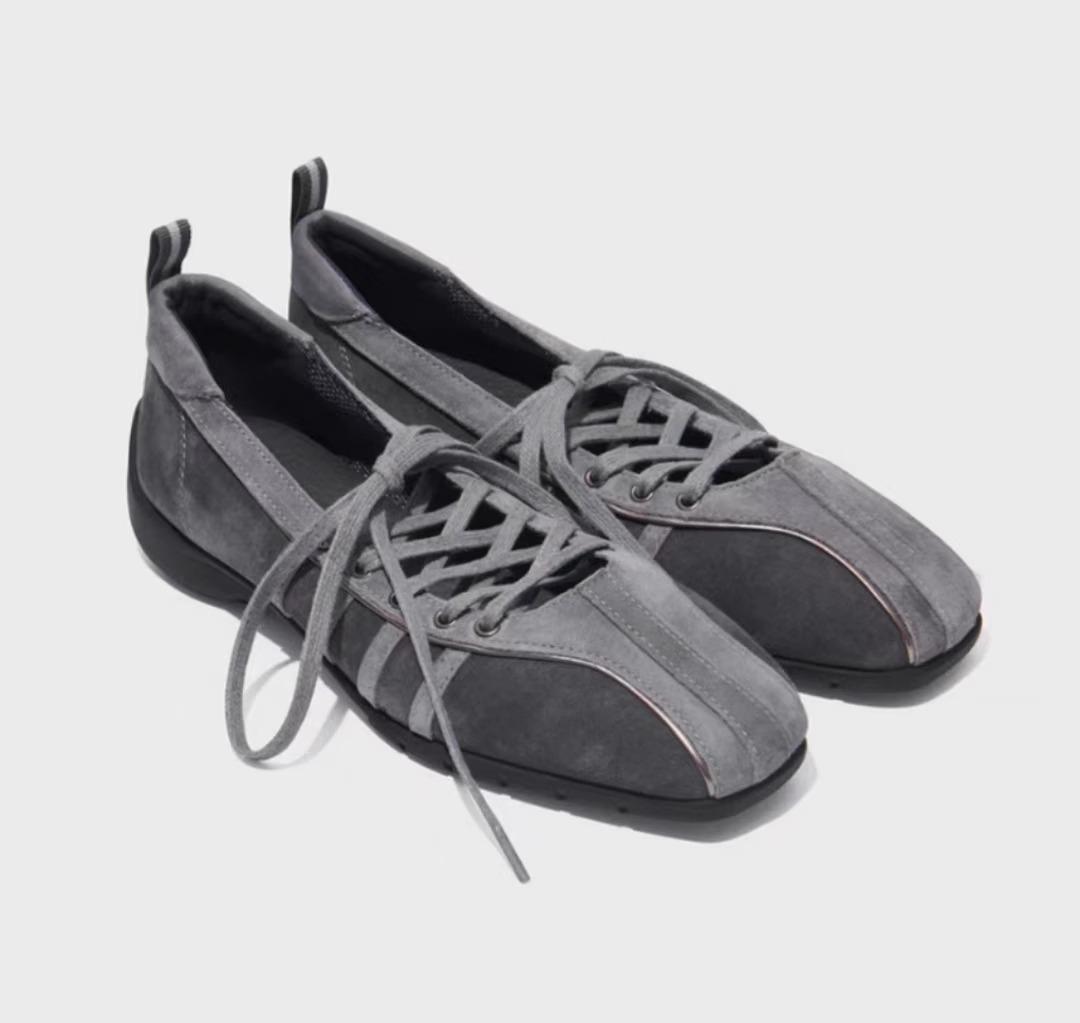 

Версия из овчины~ 2025 новые французские балетки с квадратным носком в стиле ретро, женская универсальная повседневная обувь 35 серый