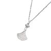 Elegante Collana in Acciaio di Titanio con Diamanti e Ciondolo a Forma di Ventaglio