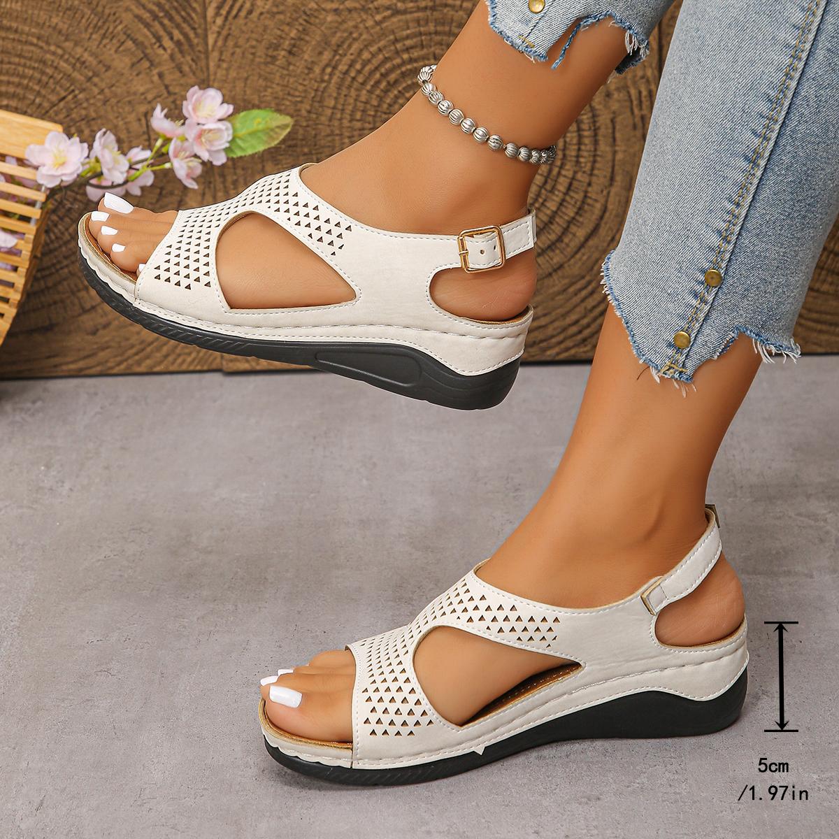 

Модные женские сандалии на танкетке 2025 Новые женские дышащие полые сандалии на низкой платформе Модные летние повседневные женские сандалии 43 бежевый