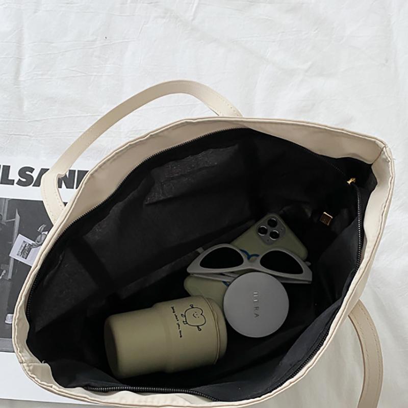 IELGY Nylon One-shoulder Large-capacity Tote Bag Ladies Casual Handbag