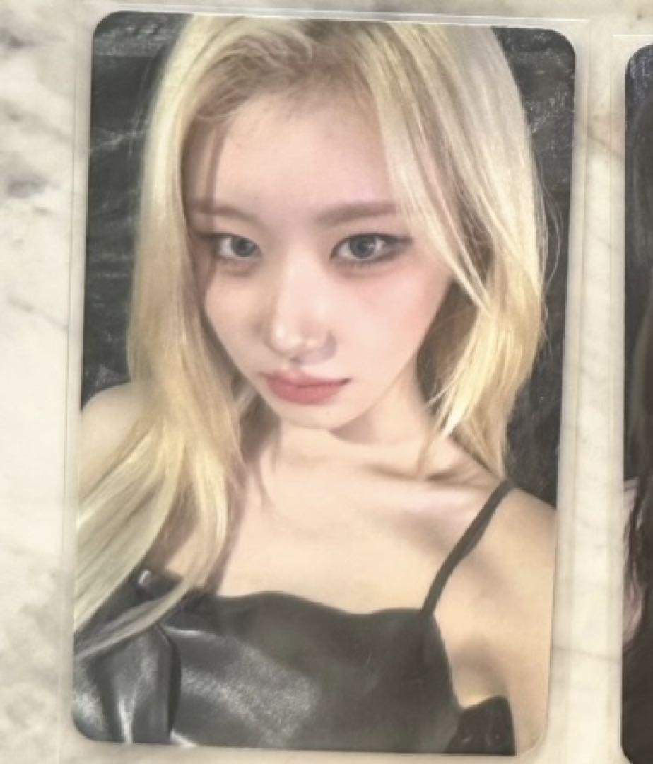

[USED] ITZY Chaeryun GOLD Starriver Yeongtong Limited KBS Trading Card