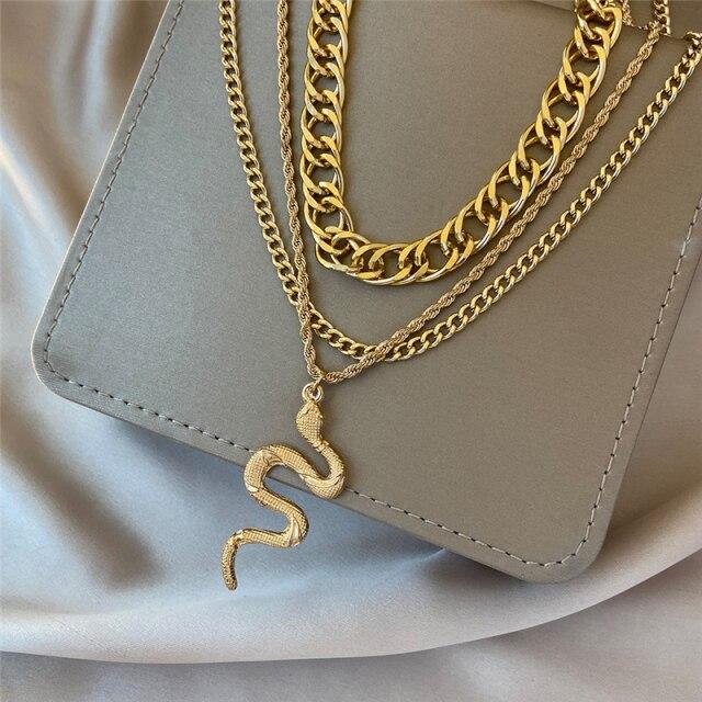 17KM Punk Gold Multilayered Necklace for Women Vintage Silver Color Geometric Round Pendant Necklaces Butterfly Choker Jewelry