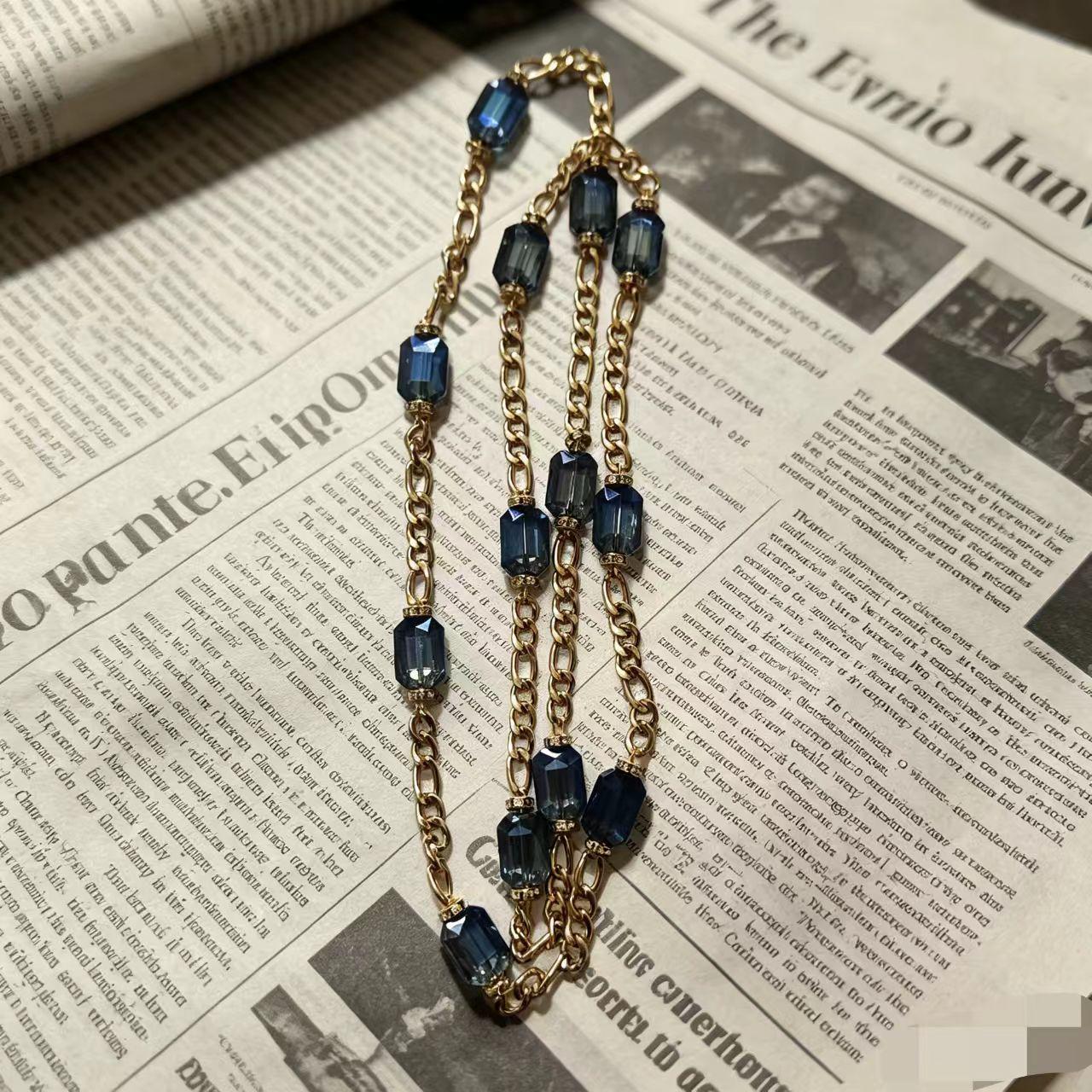 French Retro Crystal Clavicle Necklace: High-End Multi-Color Autumn Winter Sweater Chain