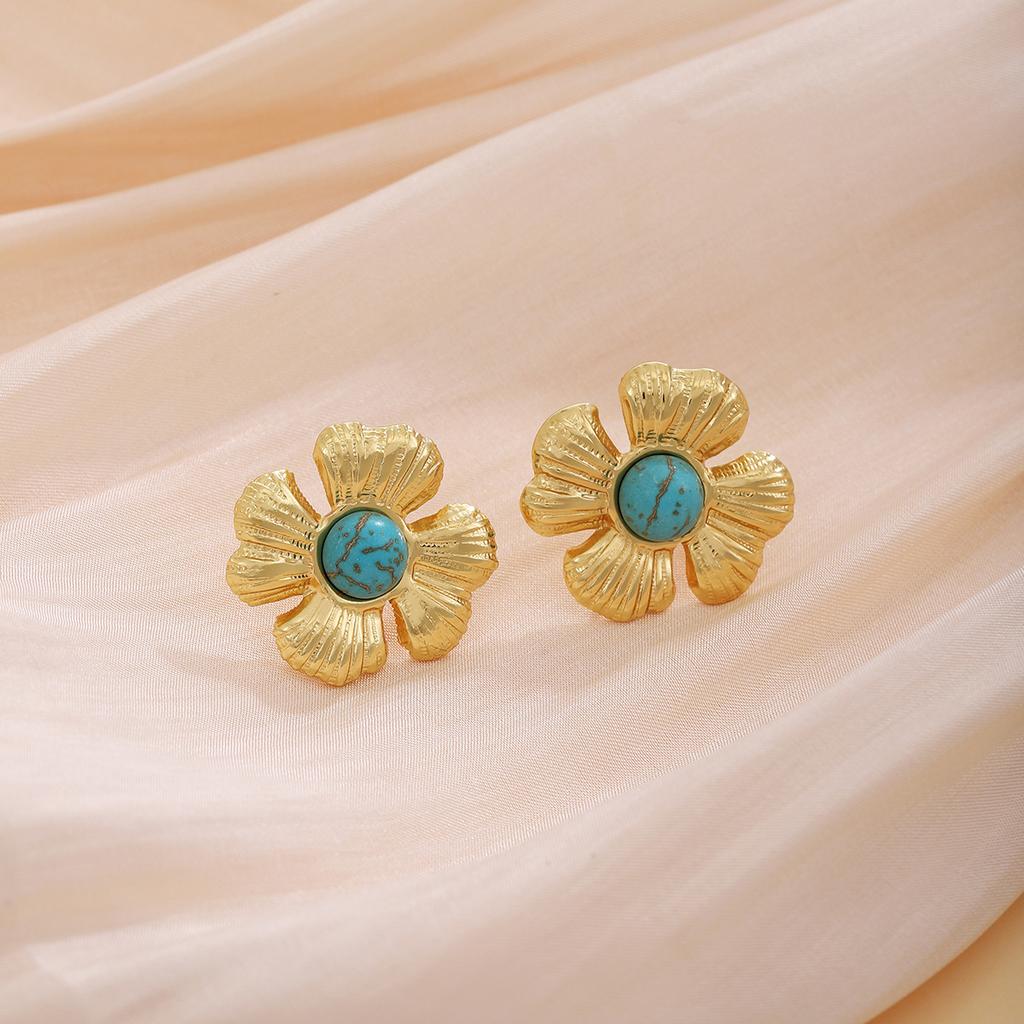 French Retro Irregular Flower Texture Stud Earrings, Medieval Light Luxury High-End Metal Style Fashion Temperament Earrings