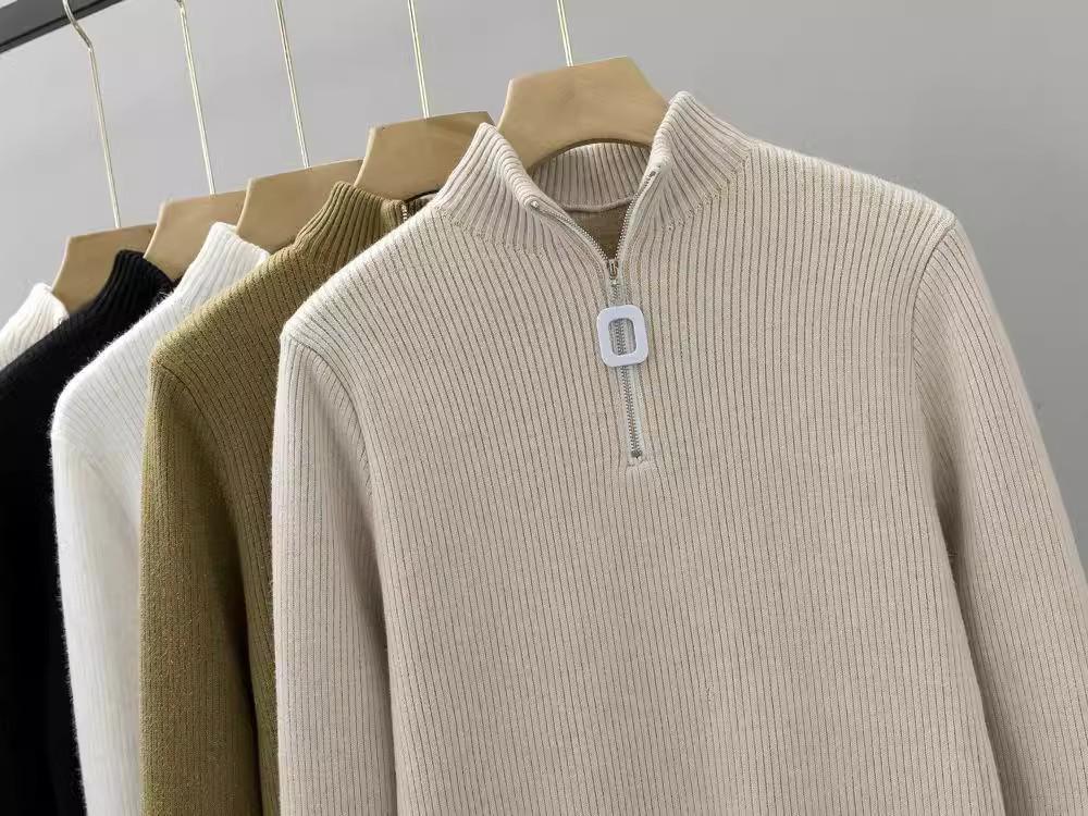 Women's Fleece-Lined One-Piece Sweater: Zip-Up Knitwear with Semi-High Neck for Autumn & Winter Layering.