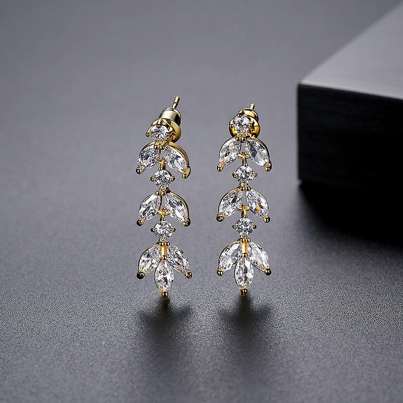 

Zircon Leaf Bride Hanging Earrings Women Retro Luxury Gold Color Cartilage Ear Piercing Wedding Jewelry Gifts Wholesale KCE124