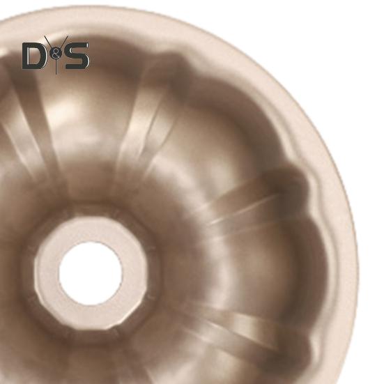 Non-Stick Ring Cake Pan Carbon Steel Fluted Tube Baking Pan for Pound Cake Buntz Cake Jelly Gelatin Chocolate Cake Molds