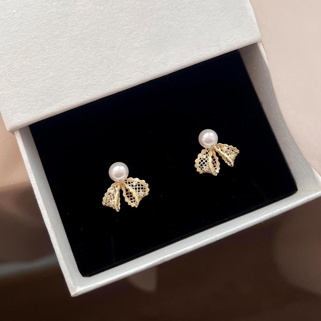 Light luxury and elegant lace ribbon hollow out bowknot pearl earrings for women unique high-end earings stud jewelry gifts