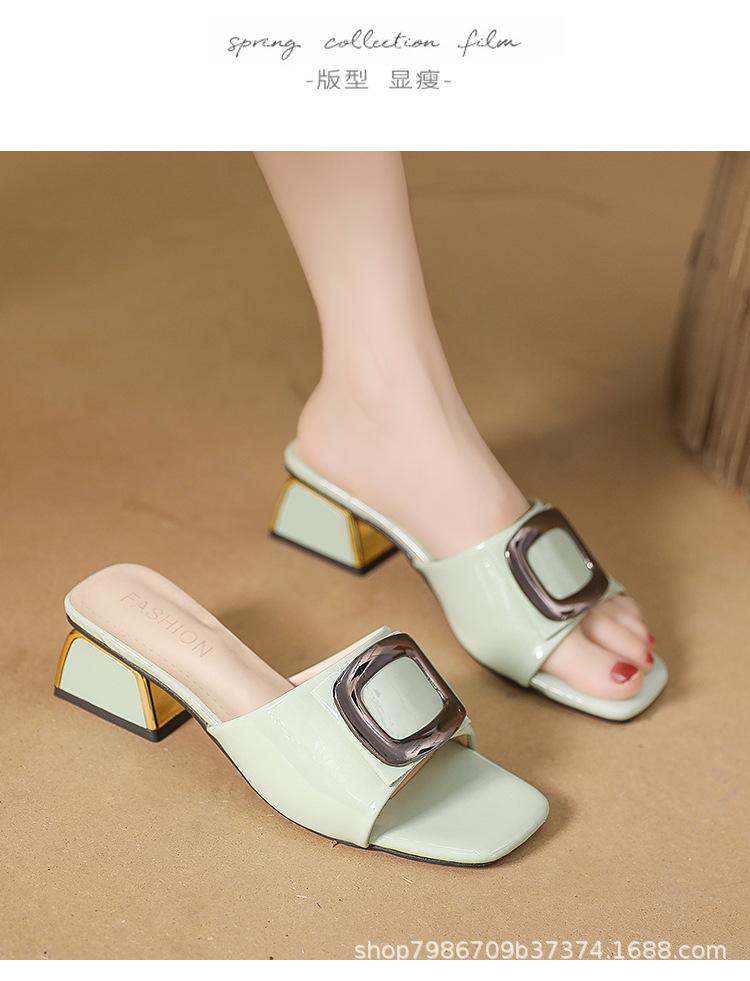 

Крутые тапочки женская одежда 2025 новая летняя мода толстые каблуки женские туфли на выход высокие каблуки тапочки с юбками ins tide 40 зелёный